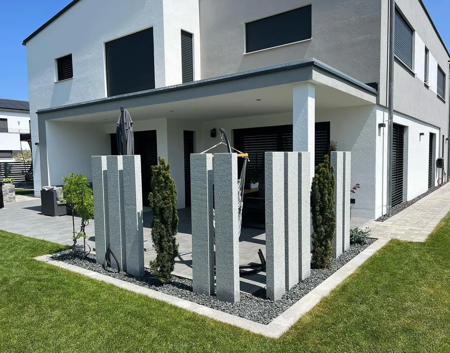 Sichtschutzstelen am Neubau – Neubauanlagen · Abensberg und Umgebung